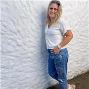 Arquitecta, apto para interesados en interiorismo, estudiantes de arquitectura, profesionales del diseño arquitectónico